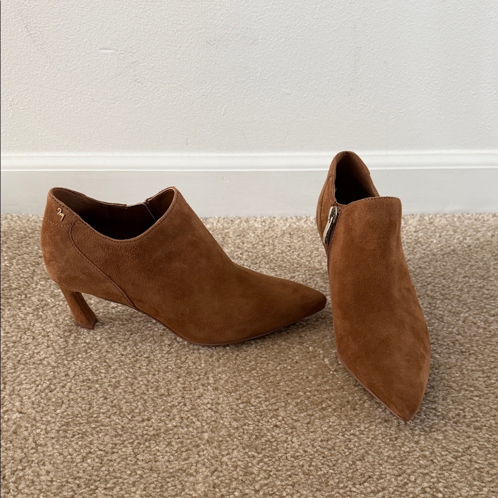 27 EDIT Brown Suede Pointed Toe Ankle Heels NWOT Size 6